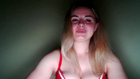 Snapshot of love_dom_meg chatting on June 20, 2026, 11:40 pm Megane online show from June 20, 2026, 11:40 pm