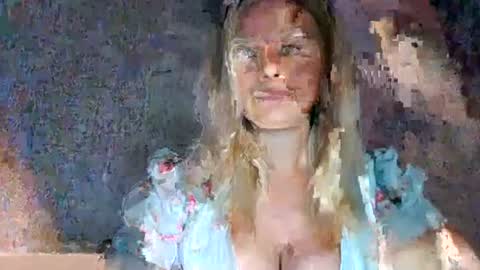 Snapshot of love_dom_meg chatting on July 5, 2026, 6:31 am Megane online show from July 5, 2026, 6:31 am