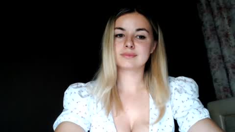 Snapshot of love_dom_meg chatting on July 15, 2026, 7:41 pm Megane online show from July 15, 2026, 7:41 pm