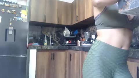 Nina online show from October 1, 2025, 4:57 pm