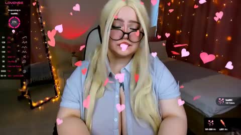 Snapshot of love_insidee chatting on February 26, 2025, 8:15 am Sailor online show from February 26, 2025, 8:15 am