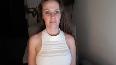 Snapshot of love_on_ chatting on December 6, 2024, 7:54 am LoVe On online show from December 6, 2024, 7:54 am