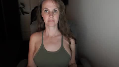 Snapshot of love_on_ chatting on October 7, 2025, 1:25 am LoVe On online show from October 7, 2025, 1:25 am