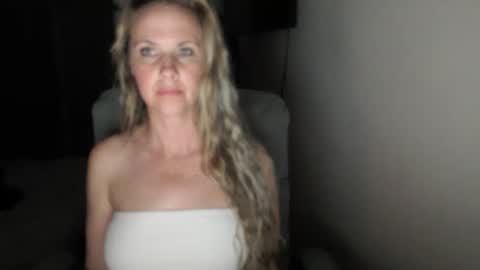 LoVe On  online show from April 22, 2026, 10:06 am