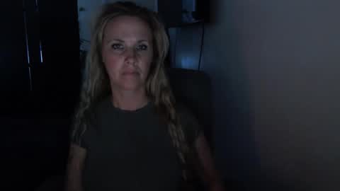 LoVe On  online show from May 19, 2026, 1:44 am