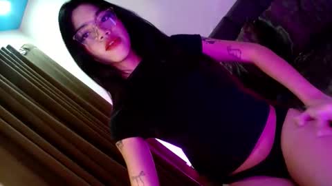 Snapshot of love_seren chatting on October 24, 2025, 10:44 am Seren online show from October 24, 2025, 10:44 am