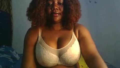 Snapshot of lovecumsluttie chatting on October 9, 2025, 8:29 pm mila online show from October 9, 2025, 8:29 pm