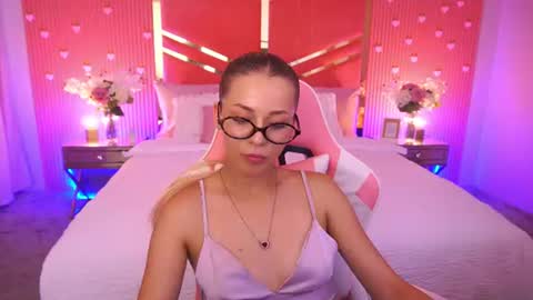 loveedove online show from June 23, 2026, 12:03 pm