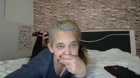 Snapshot of loveheaven4u chatting on November 29, 2025, 1:36 pm heaven online show from November 29, 2025, 1:36 pm