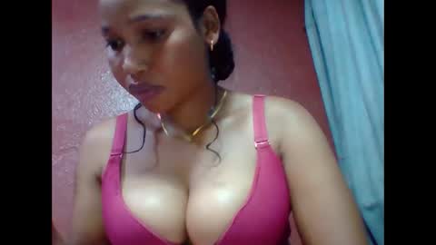 loveinlife750427 online show from November 28, 2025, 7:55 am