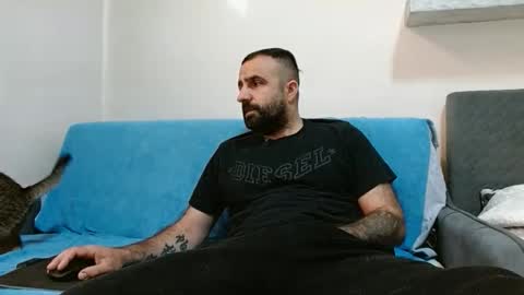 loveivat80 online show from May 1, 2026, 5:12 am