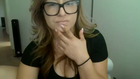 Snapshot of lovelife619760 chatting on October 9, 2025, 5:11 pm Doll 4 you online show from October 9, 2025, 5:11 pm