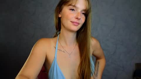 Snapshot of lovelly_molly chatting on July 6, 2026, 6:32 pm Molly online show from July 6, 2026, 6:32 pm