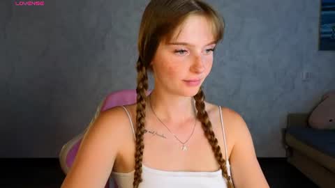 Snapshot of lovelly_molly chatting on July 18, 2026, 3:49 pm Molly online show from July 18, 2026, 3:49 pm