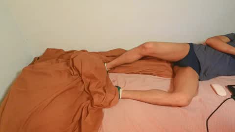 Snapshot of lovely__person chatting on January 8, 2025, 9:34 pm Lovely Person online show from January 8, 2025, 9:34 pm