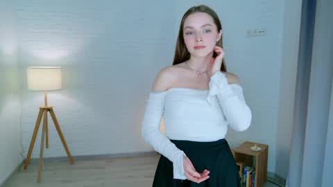 lovely__rachel online show from April 22, 2026, 6:16 am