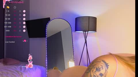 Jenny online show from November 21, 2025, 11:20 am