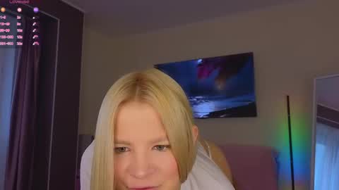Jenny online show from April 25, 2026, 4:37 am