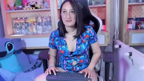 Snapshot of lovely_chloe19 chatting on January 17, 2025, 1:56 pm Chloe online show from January 17, 2025, 1:56 pm