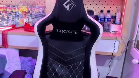 Snapshot of lovely_chloe19 chatting on February 26, 2025, 2:14 pm Chloe online show from February 26, 2025, 2:14 pm