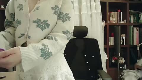 Snapshot of lovely_dana chatting on January 18, 2025, 7:58 pm DANA KIM online show from January 18, 2025, 7:58 pm