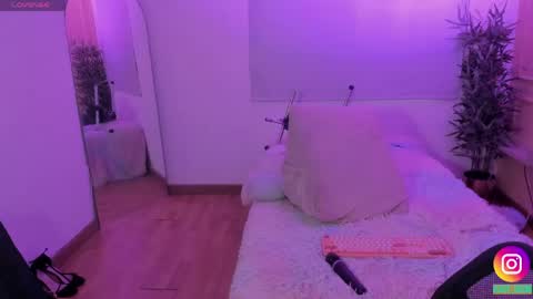 Snapshot of lovely_emma18 chatting on May 2, 2026, 1:05 pm Emma online show from May 2, 2026, 1:05 pm