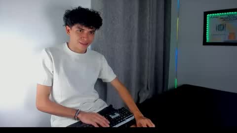 Salo online show from April 14, 2026, 4:13 pm