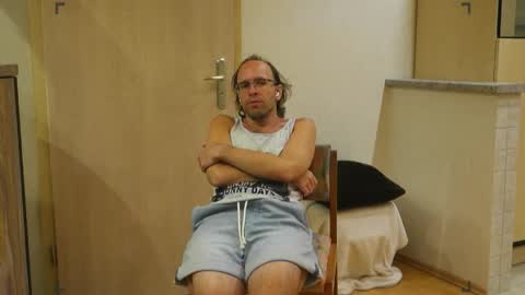 Lou online show from September 9, 2025, 1:38 am