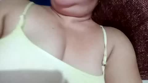 Snapshot of lovely_orchid chatting on December 23, 2024, 2:50 pm lovely_orchid online show from December 23, 2024, 2:50 pm