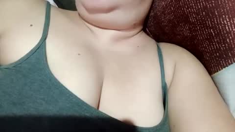 Snapshot of lovely_orchid chatting on December 25, 2024, 3:28 pm lovely_orchid online show from December 25, 2024, 3:28 pm