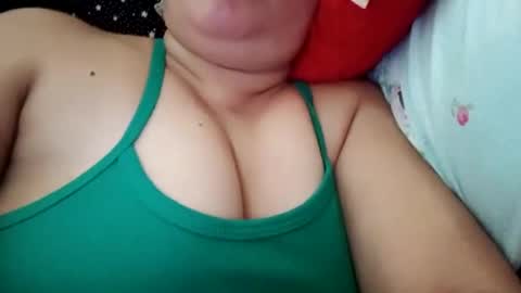 Snapshot of lovely_orchid chatting on February 3, 2025, 2:47 am lovely_orchid online show from February 3, 2025, 2:47 am