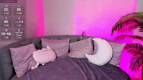 Snapshot of lovely_poppy chatting on January 13, 2025, 8:05 am Lolly online show from January 13, 2025, 8:05 am