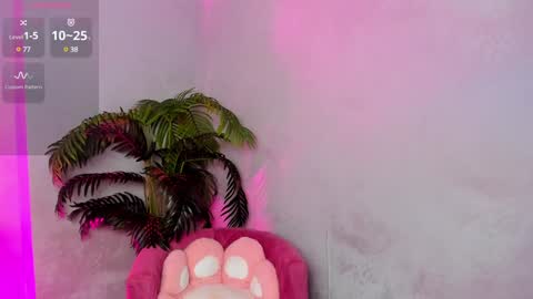 Snapshot of lovely_poppy chatting on January 21, 2025, 4:32 am Lolly online show from January 21, 2025, 4:32 am