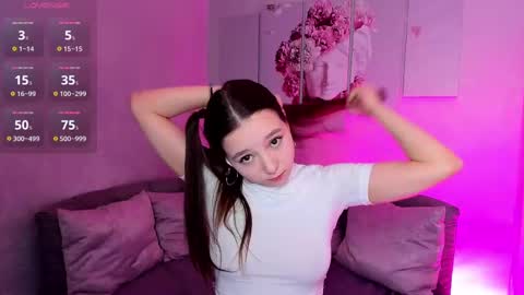 Snapshot of lovely_poppy chatting on February 11, 2025, 7:23 am Lolly online show from February 11, 2025, 7:23 am