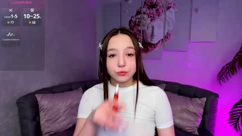 Snapshot of lovely_poppy chatting on March 7, 2025, 2:57 am Lolly online show from March 7, 2025, 2:57 am