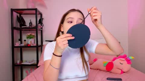 Snapshot of lovely_poppy chatting on September 13, 2025, 1:38 am Lolly online show from September 13, 2025, 1:38 am