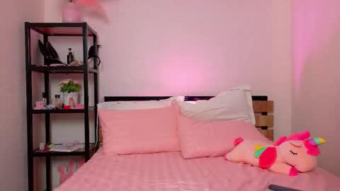 Snapshot of lovely_poppy chatting on September 19, 2025, 1:40 am Lolly online show from September 19, 2025, 1:40 am