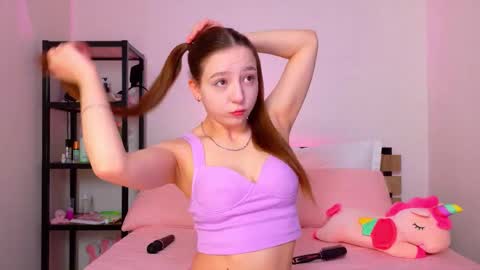 Snapshot of lovely_poppy chatting on October 17, 2025, 1:31 am Lolly online show from October 17, 2025, 1:31 am