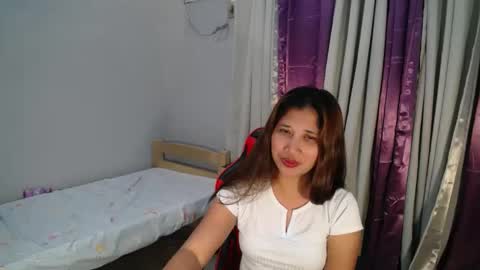 Snapshot of lovely_rosex chatting on March 6, 2025, 8:41 am lynskie online show from March 6, 2025, 8:41 am