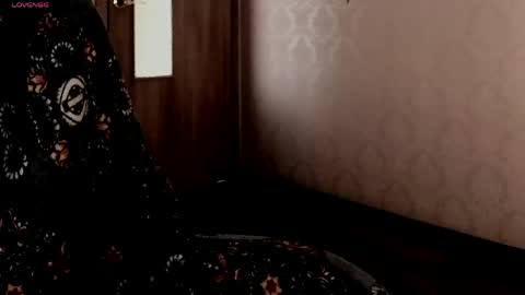 Snapshot of lovelyboobsx chatting on March 27, 2026, 3:01 am Anelana online show from March 27, 2026, 3:01 am