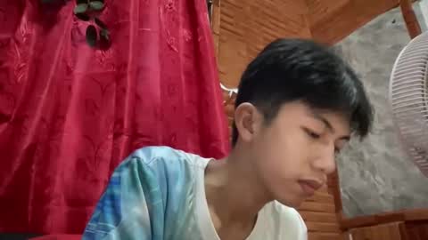 lovelyboy_jm online show from May 3, 2026, 9:48 am