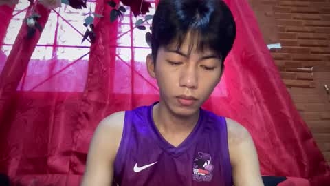 lovelyboy_jm online show from May 13, 2026, 11:33 pm