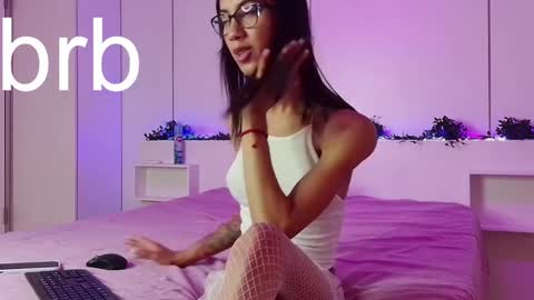 lovelycaroll online show from February 23, 2025, 12:27 pm