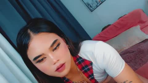 Snapshot of lovelydollsandra chatting on February 5, 2025, 6:15 pm lovelydollsandra online show from February 5, 2025, 6:15 pm