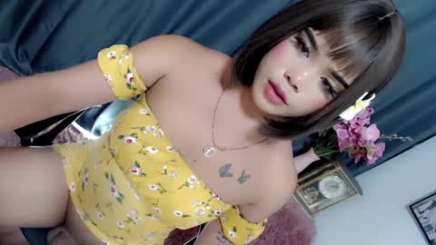 Snapshot of lovelydollsandra chatting on February 22, 2025, 1:35 pm lovelydollsandra online show from February 22, 2025, 1:35 pm