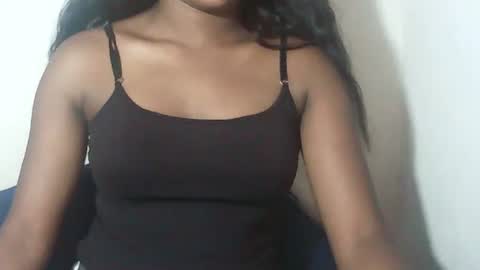 lovelylarra online show from March 2, 2026, 8:32 am