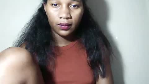 lovelylarra online show from May 9, 2026, 9:20 pm
