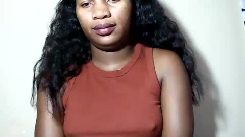 lovelylarra online show from May 21, 2026, 9:22 pm