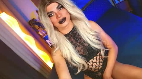 Snapshot of lovelymiss_shyna11 chatting on June 21, 2026, 12:35 am lovelymiss_shyna11 online show from June 21, 2026, 12:35 am