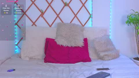 lovelymoon_ online show from August 8, 2026, 3:19 am